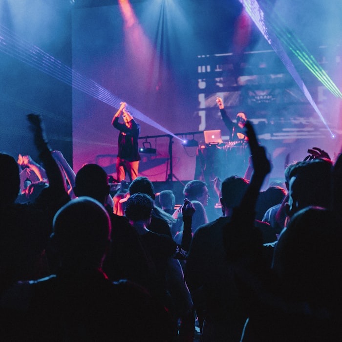 onlee crew, une soirée du collectif, lumières et public